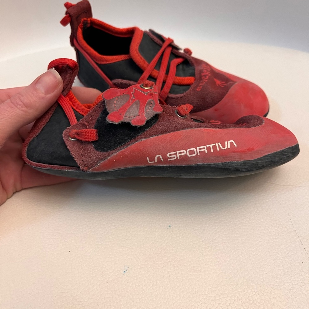 La Sportiva kids climbing shoes size little kid  10-11